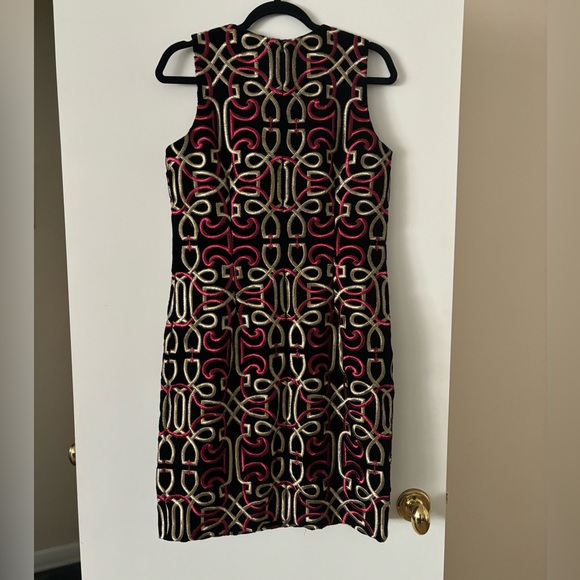 J. Mclaughlin Neo Beltmore Embroidered Freja Velvet Shift Dress - Picture 2 of 7